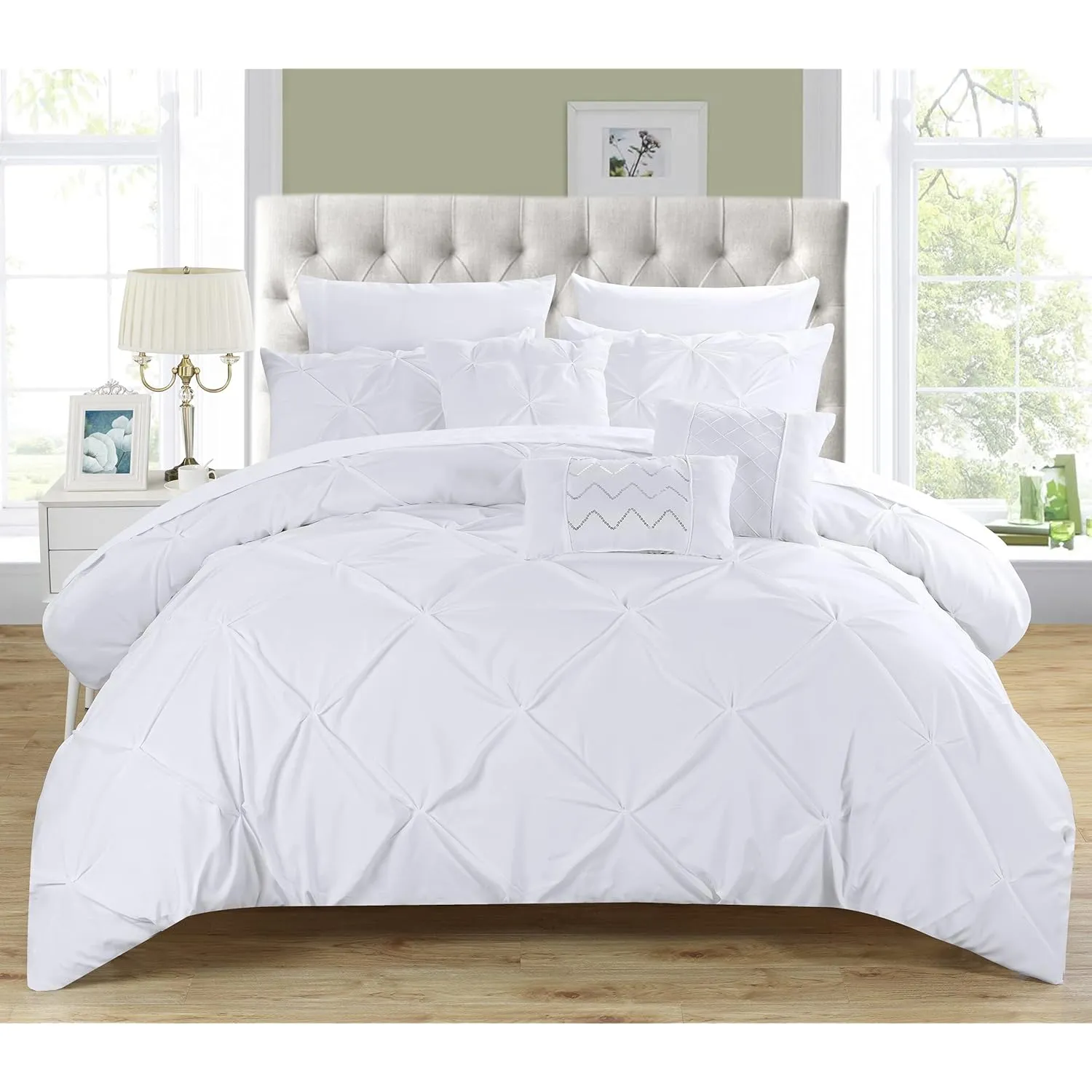 10 Piece Hannah Pinch Pleated, Ruffled And Pleated Complete Queen Bed In A Bag