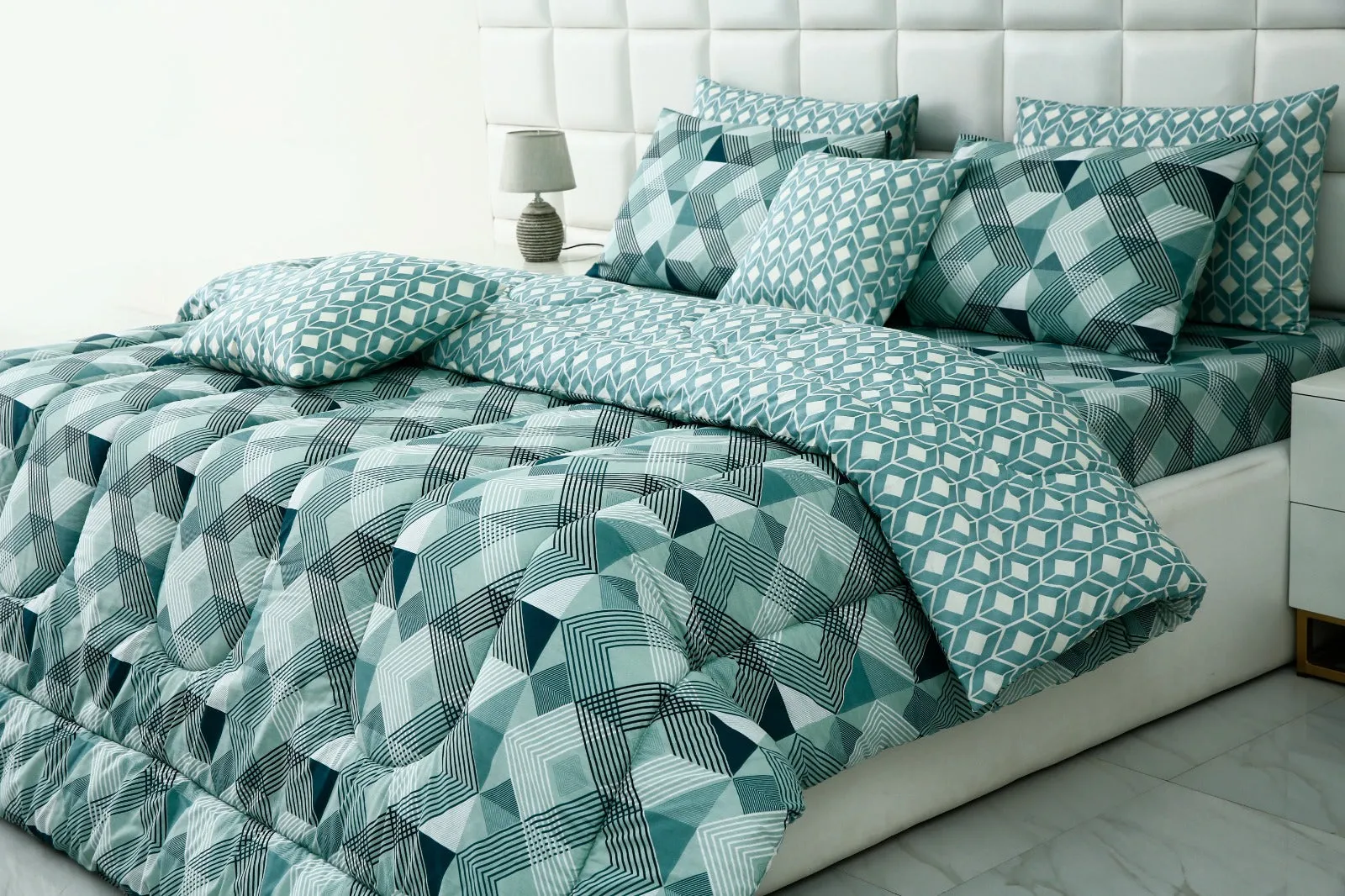 8 PCs Winter Comforter Set-Mint Geometric