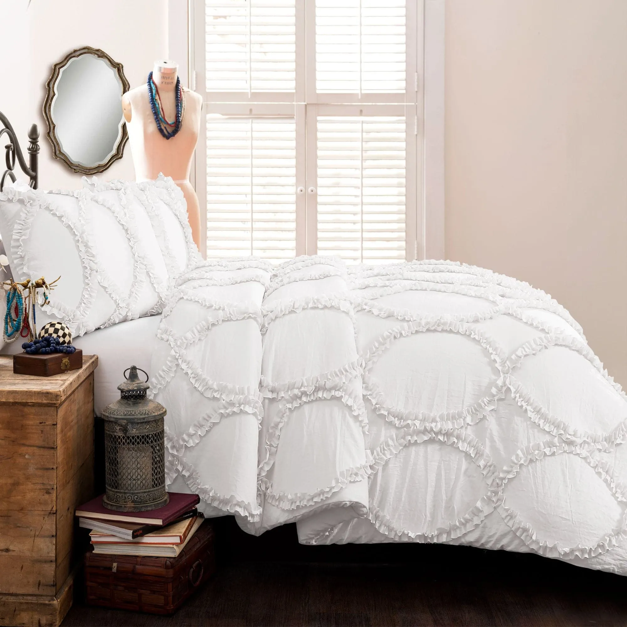 Avon 3 Piece Comforter Set