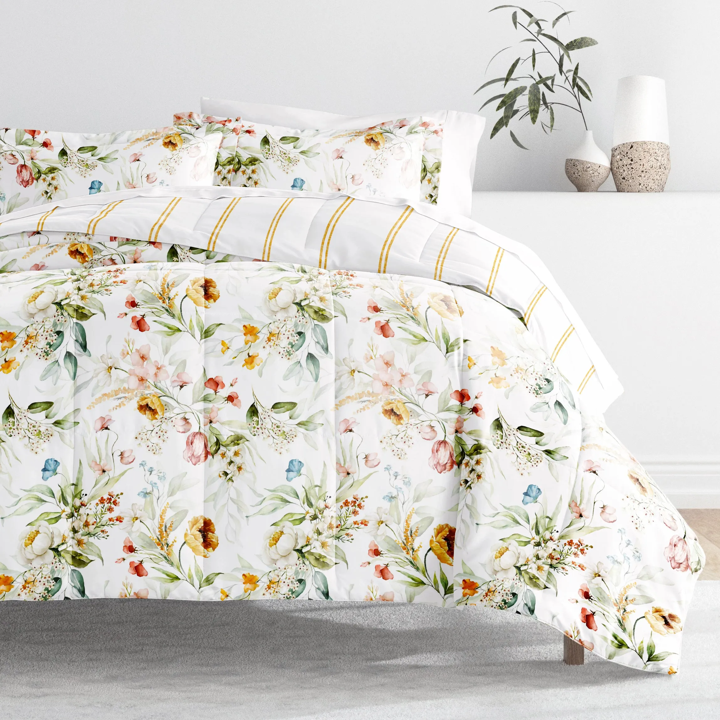 Chintz Floral Reversible Down-Alternative Comforter Set