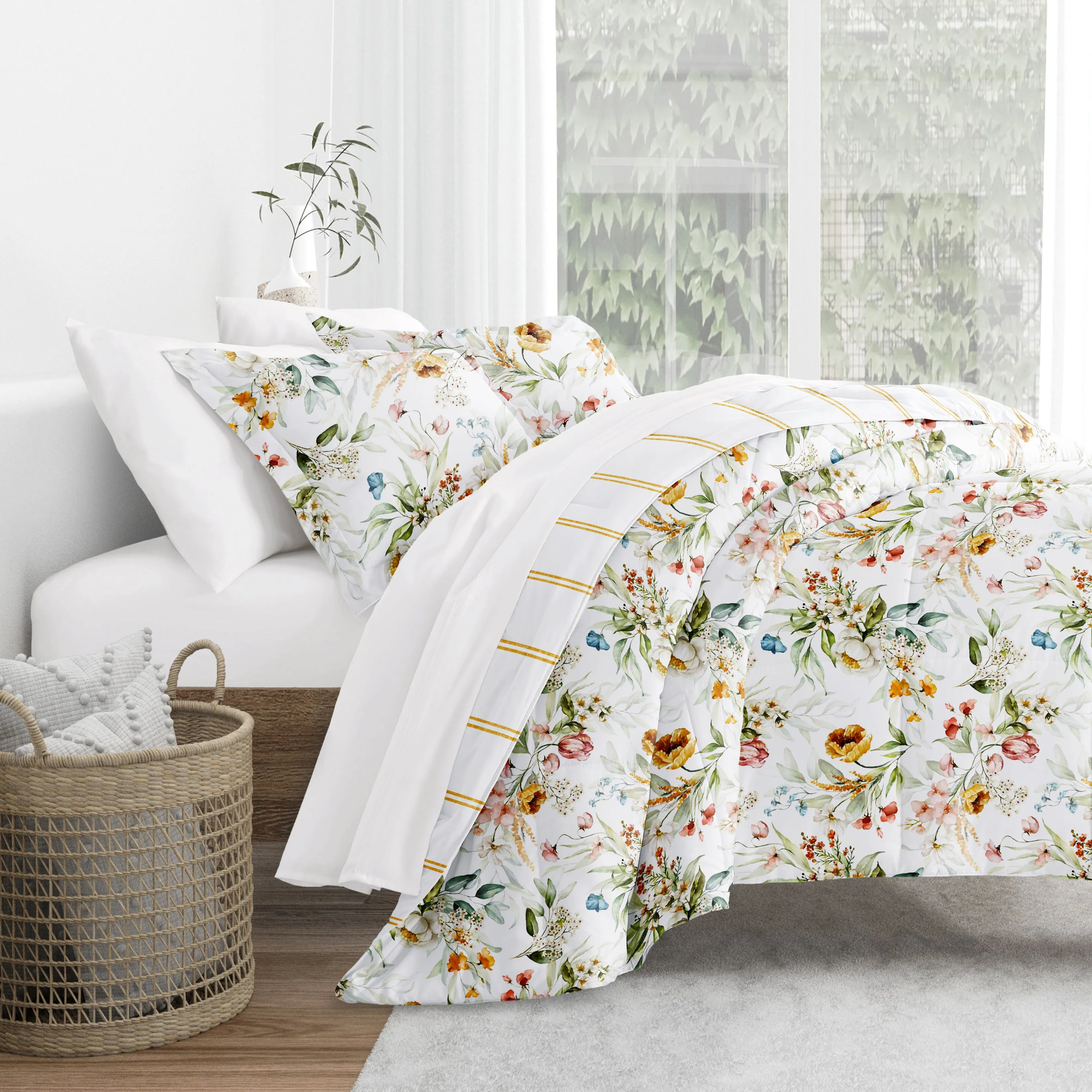 Chintz Floral Reversible Down-Alternative Comforter Set