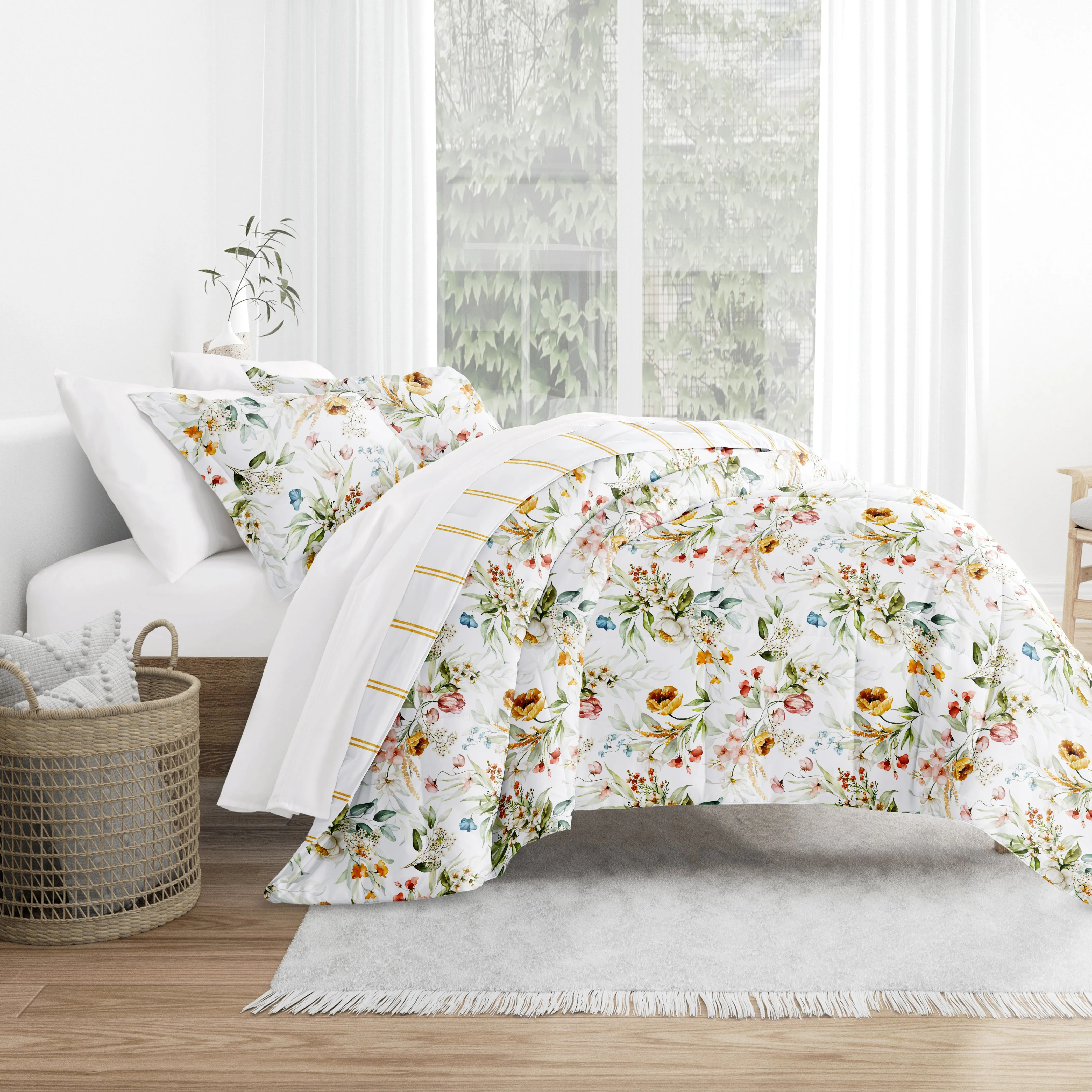 Chintz Floral Reversible Down-Alternative Comforter Set