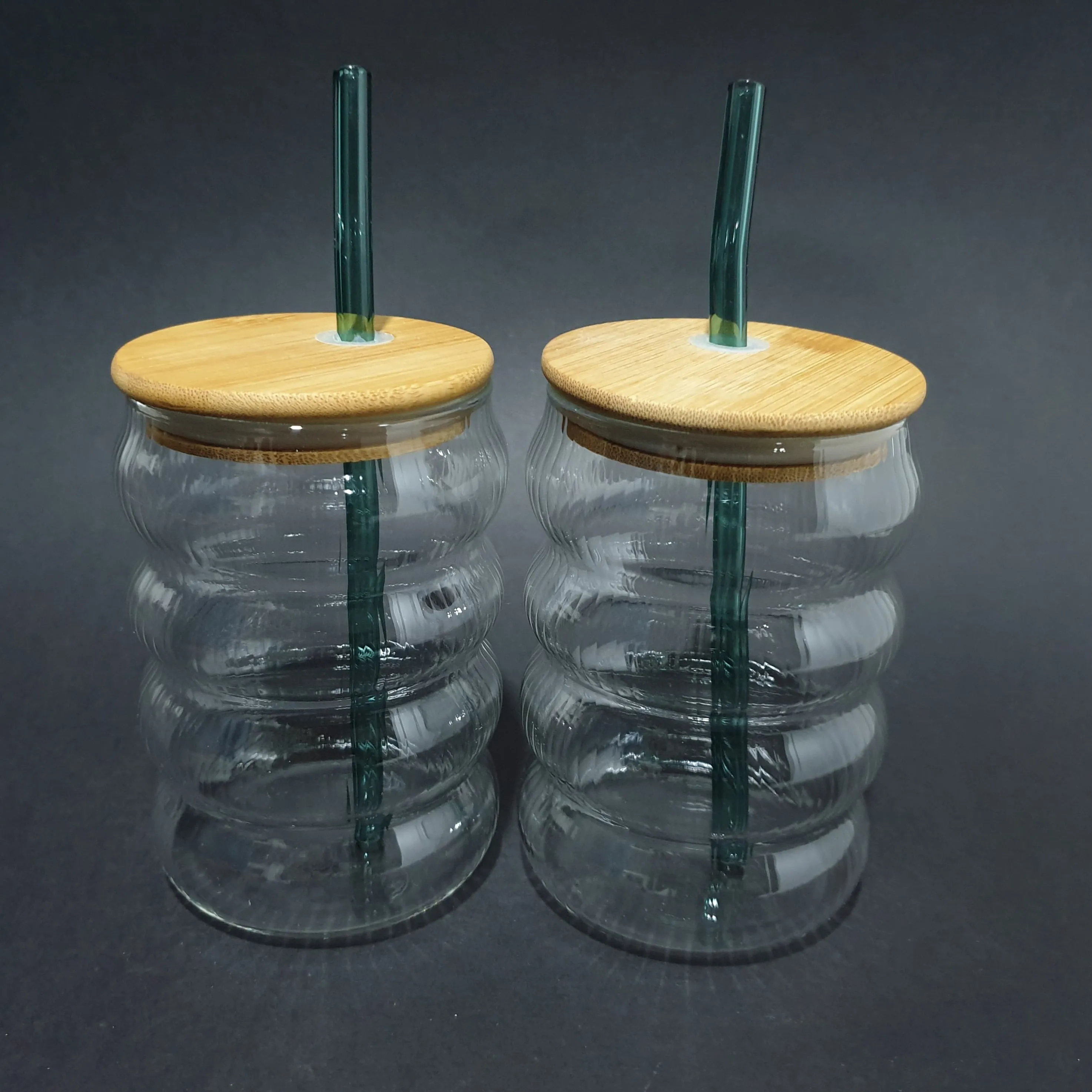 Curved Transparent Drinking Glass Tumbler with Bamboo Lid And Glass Straw