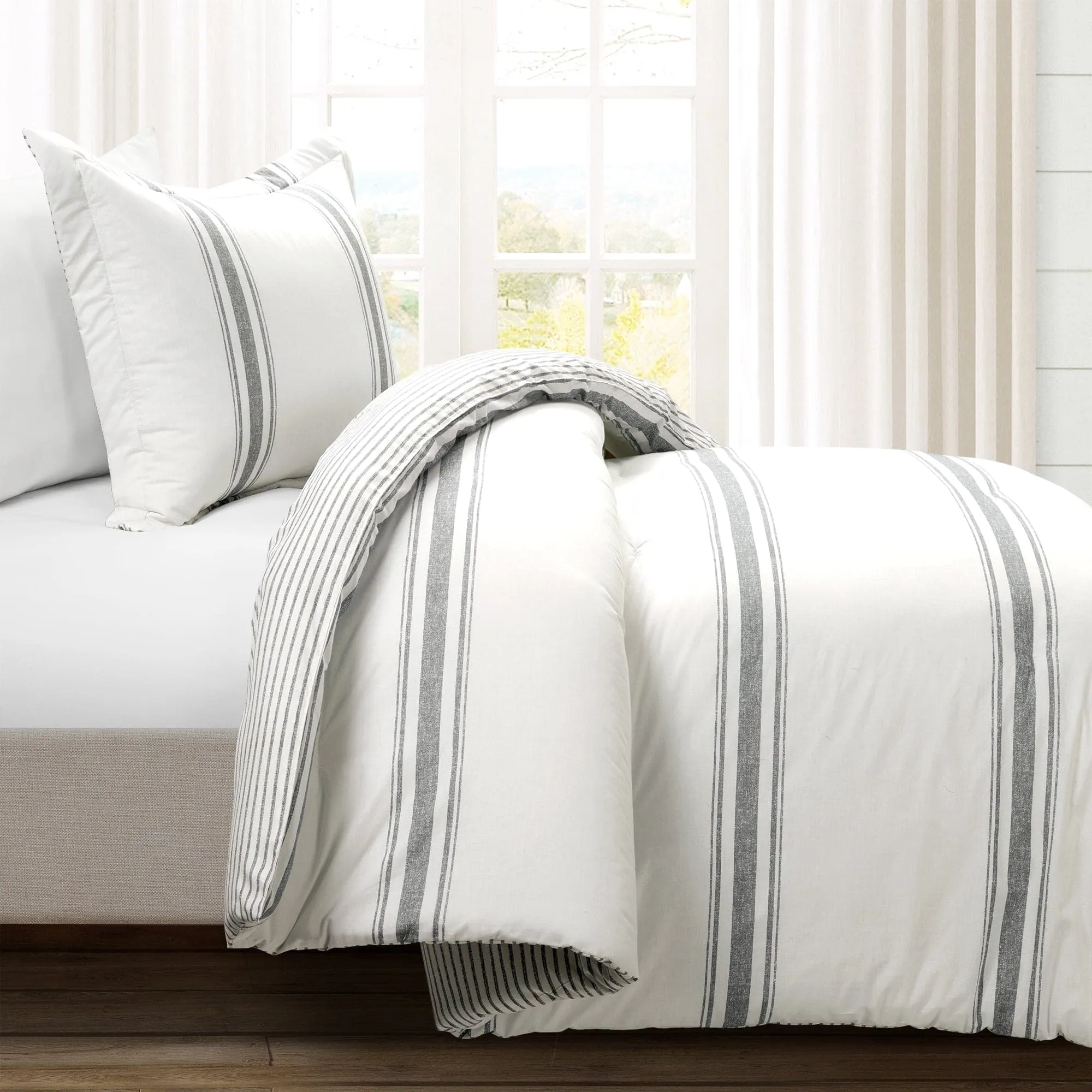 Farmhouse Stripe Reversible Comforter Set