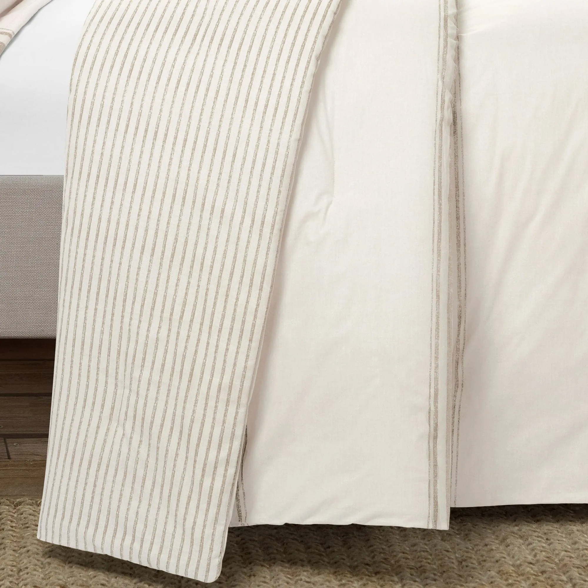 Farmhouse Stripe Reversible Comforter Set