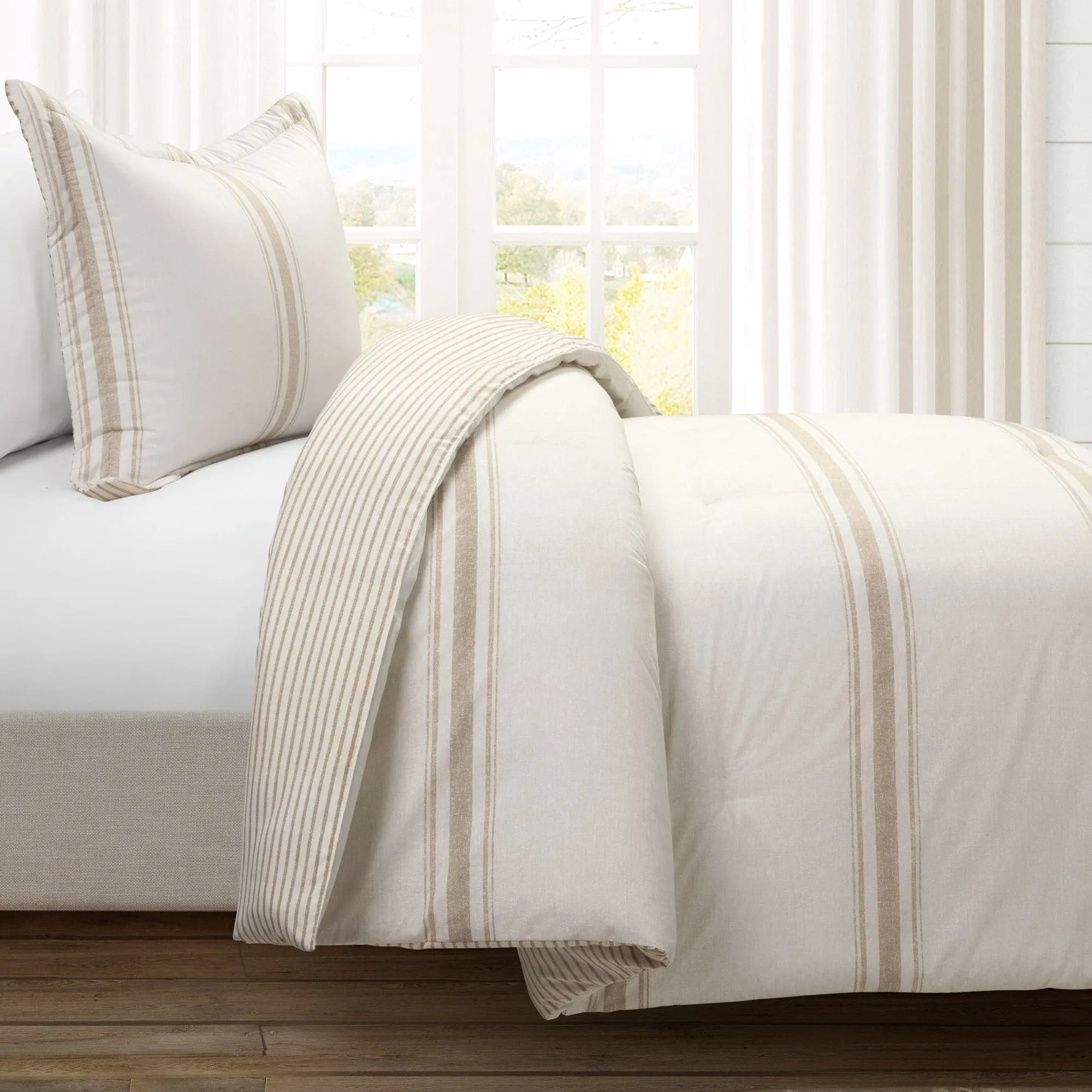 Farmhouse Stripe Reversible Comforter Set