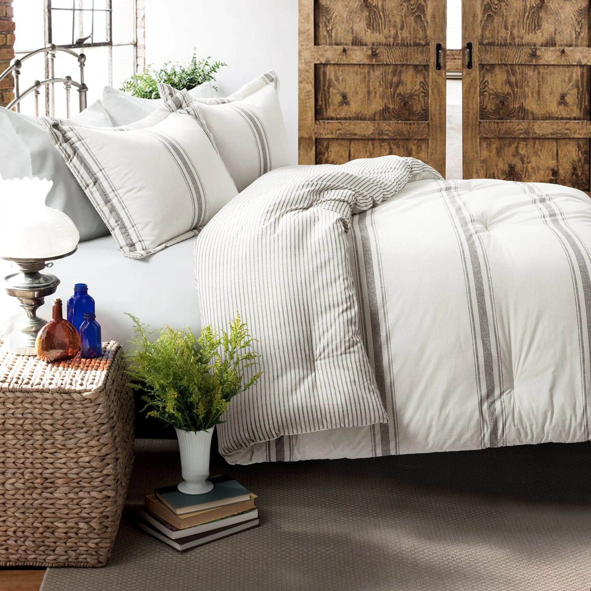 Farmhouse Stripe Reversible Comforter Set