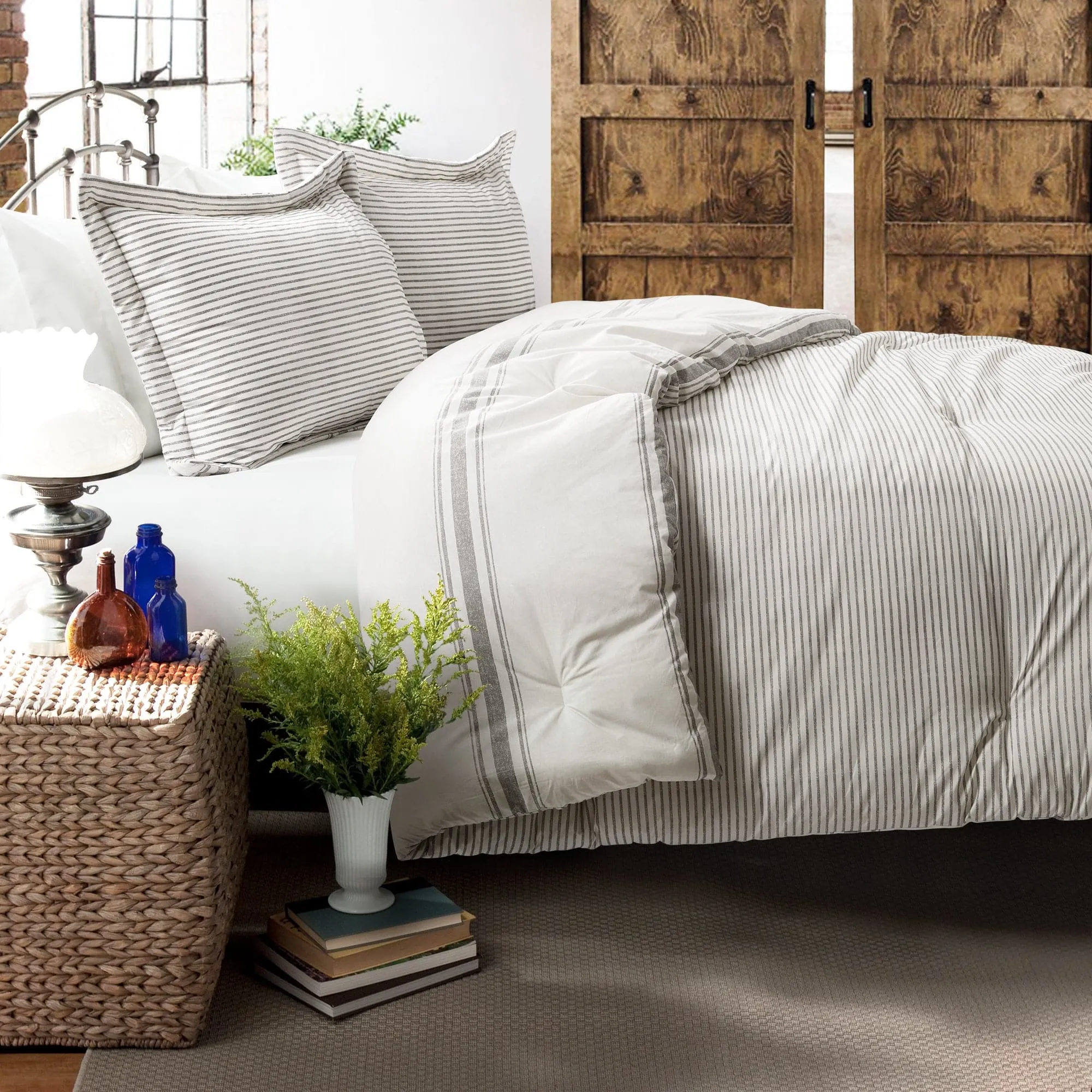 Farmhouse Stripe Reversible Comforter Set