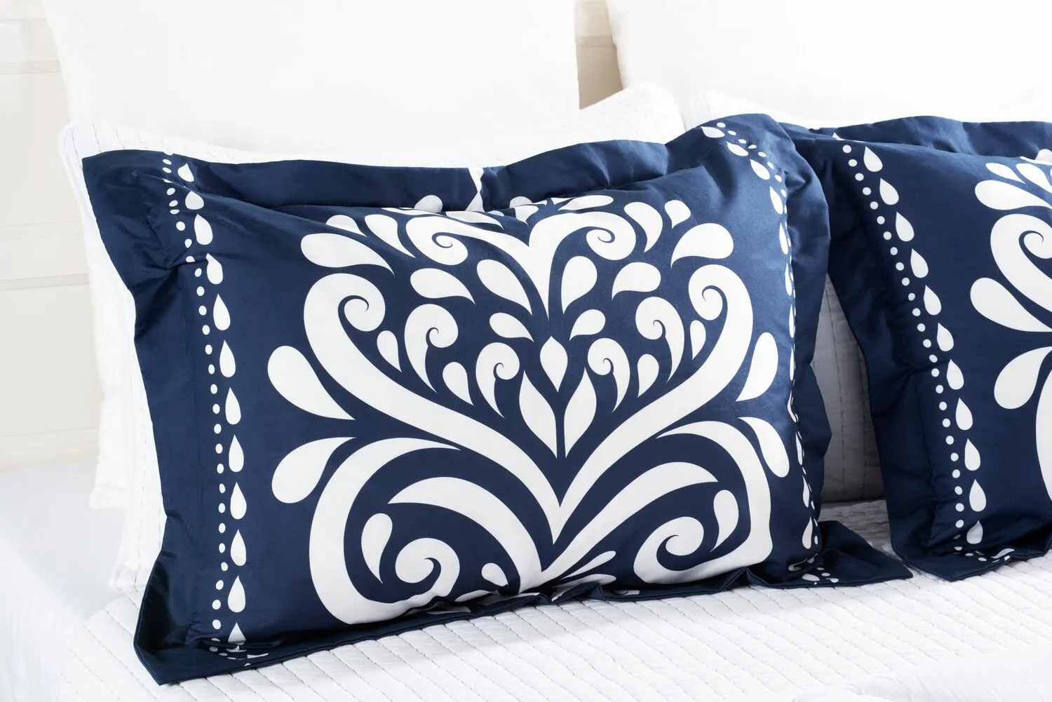 Navy Damask 3-Piece Full/Queen Comforter Set