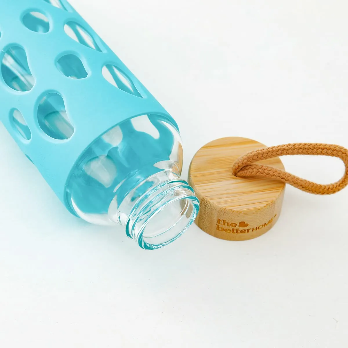 The Better Home Borosilicate Glass Water Bottle with Sleeve 550ml | Non Slip Silicon Sleeve & Bamboo Lid | Fridge Water Bottle For Home & Office (Light Blue, Pack of 1)