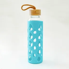 The Better Home Borosilicate Glass Water Bottle with Sleeve 550ml | Non Slip Silicon Sleeve & Bamboo Lid | Fridge Water Bottle For Home & Office (Light Blue, Pack of 1)